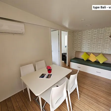 Amadria Park Camping Trogir - Mobile Homes 2 Seget Vranjica Exterior photo